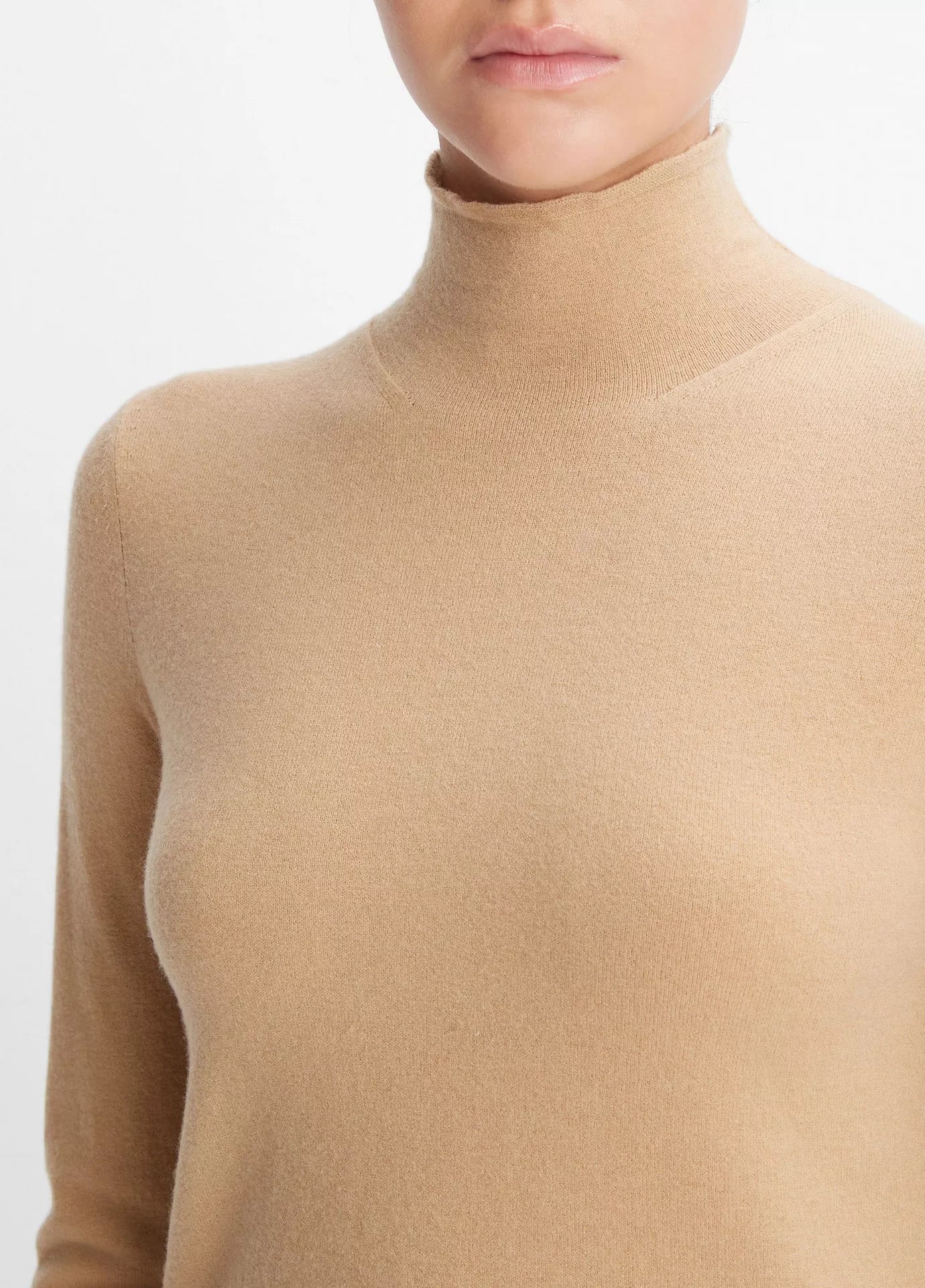 VINCE WOOL BLEND SLIM TURTLENECK BEIGE mania k webshop